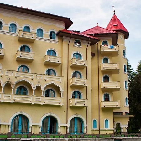 Hotel Cerna Băile Herculane エクステリア 写真