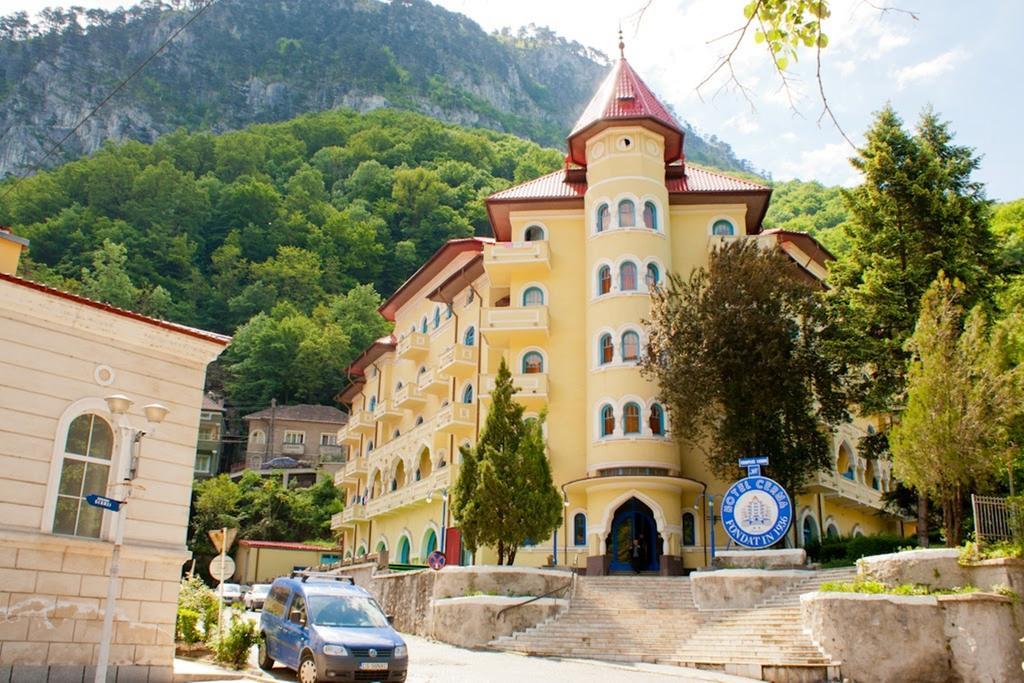 Hotel Cerna Băile Herculane エクステリア 写真