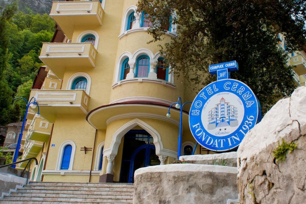 Hotel Cerna Băile Herculane エクステリア 写真