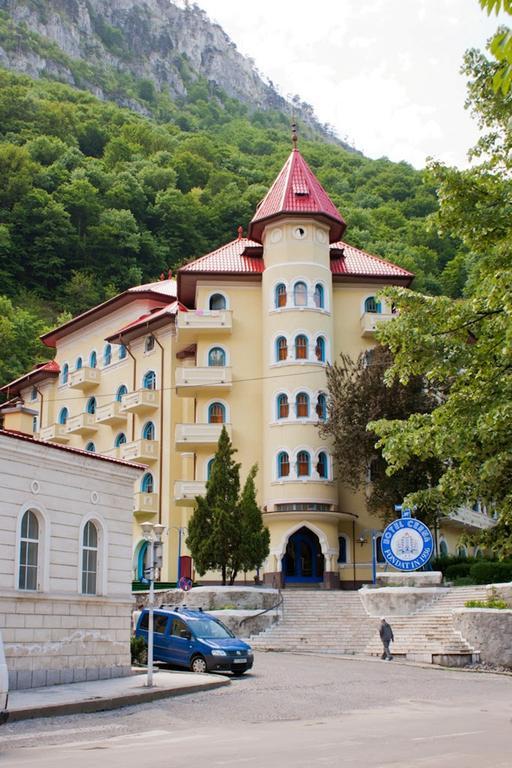 Hotel Cerna Băile Herculane エクステリア 写真